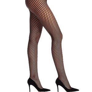 L118 Pretty Polly Black Dot Fish Net Tights